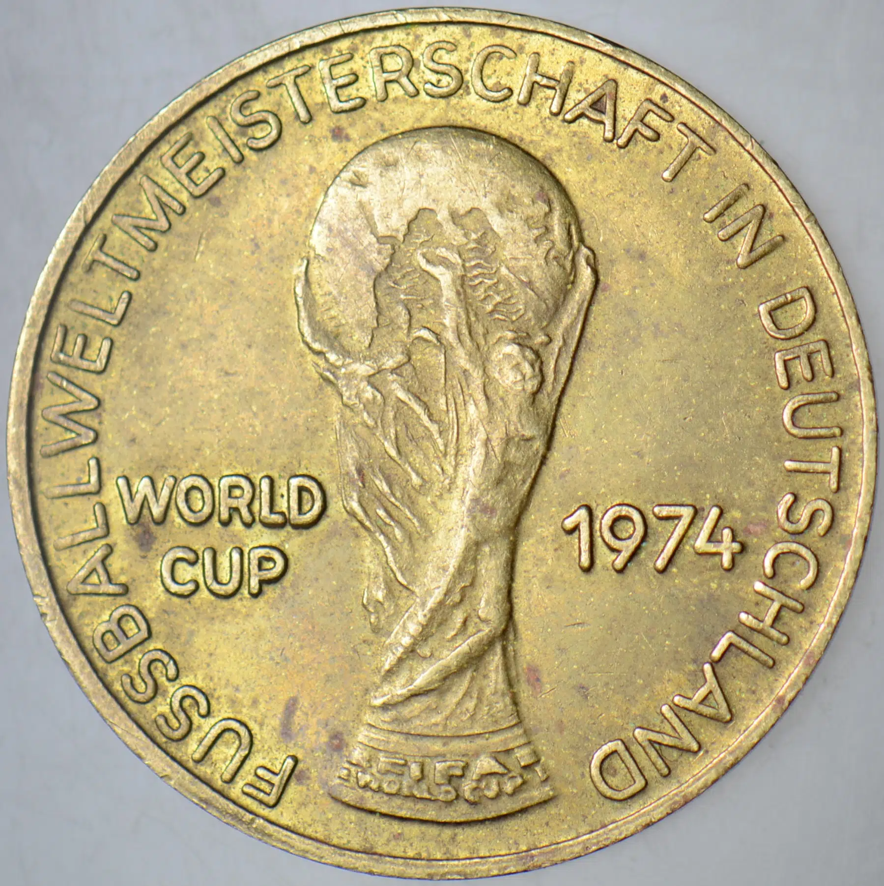ALMANYA 1974 FUTBOL DÜNYA KUPASI HATIRA MADALYON 24 mm.