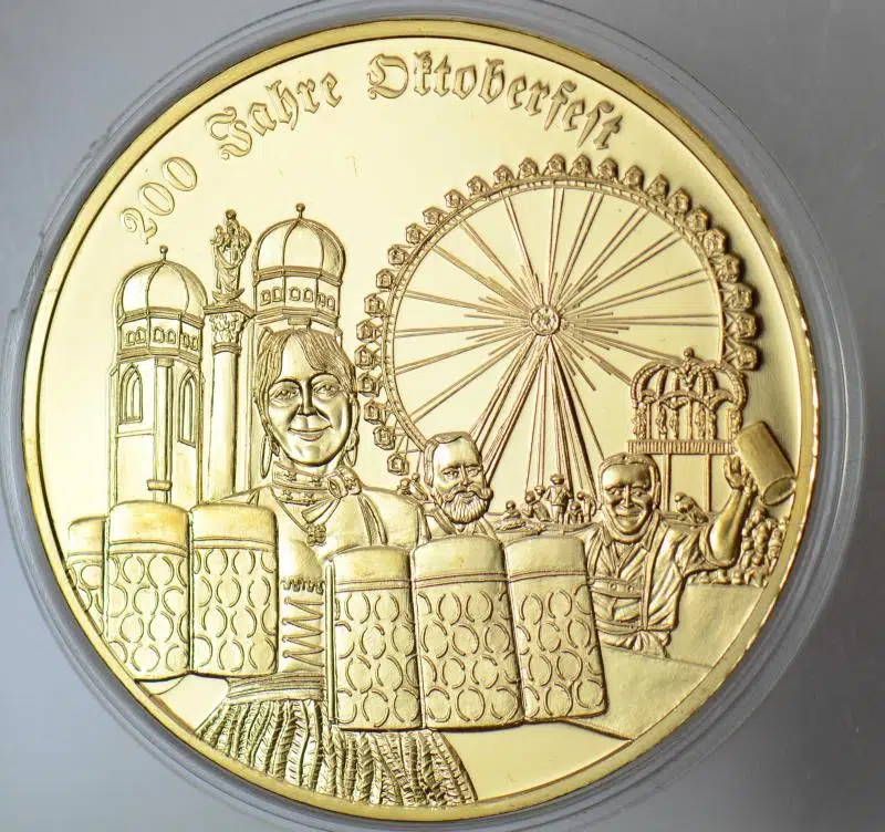 ALMANYA MADALYON 2010 MÜNİH OKTOBERFEST 200. YIL. 5555 ADET ÜRETİLMİŞTİR 50 mm 52,5 gr. KAPSÜLÜNDE PROOF ÇİL.