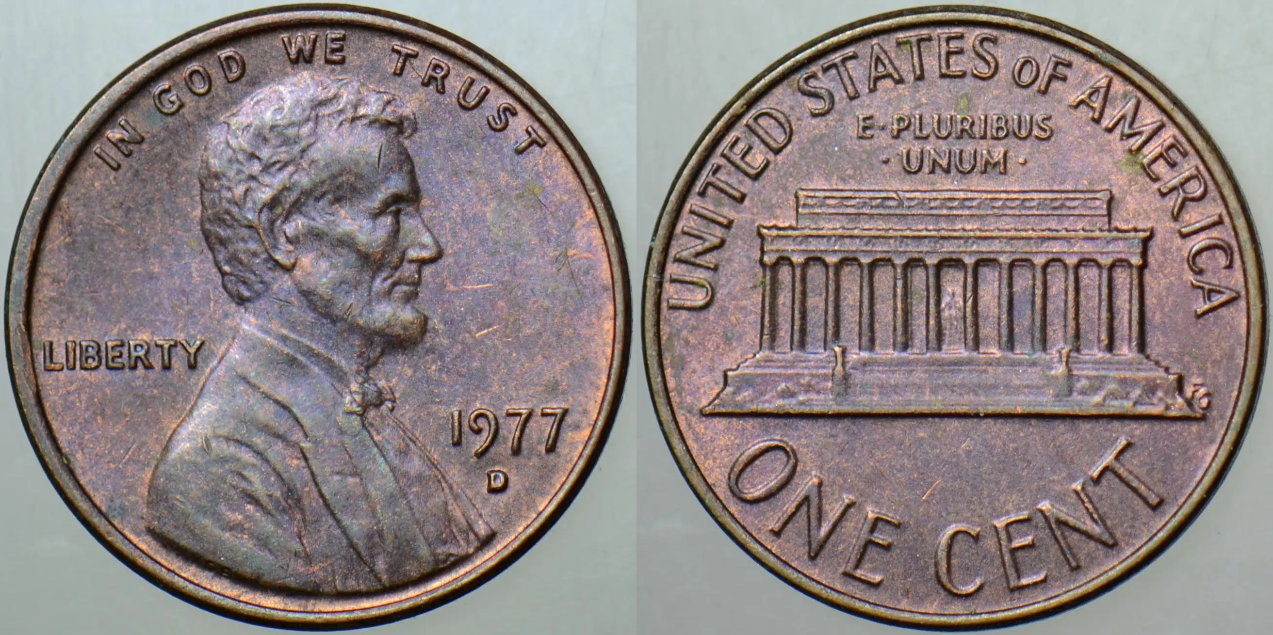 AMERİKA BİRLEŞİK DEVLETLERİ 1 CENT 1977 LİNCOLN CENT. 19 mm. RENKLİ PATİNALI ÇİLALTI.