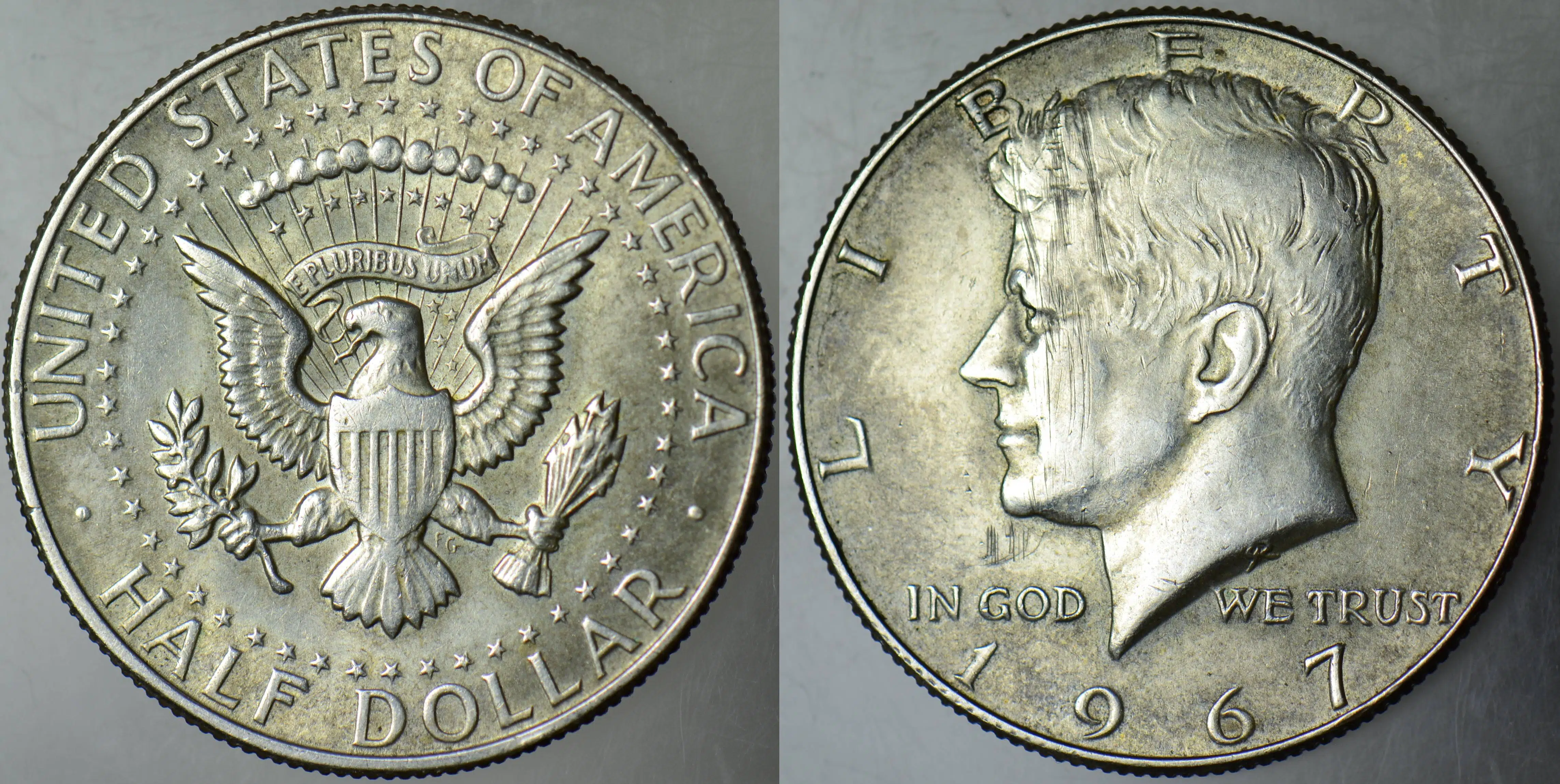 AMERİKA BİRLEŞİK DEVLETLERİ GÜMÜŞ YARIM DOLAR 1967 KENNEDY 11,3 gr. ÇOK ÇOK TEMİZ.