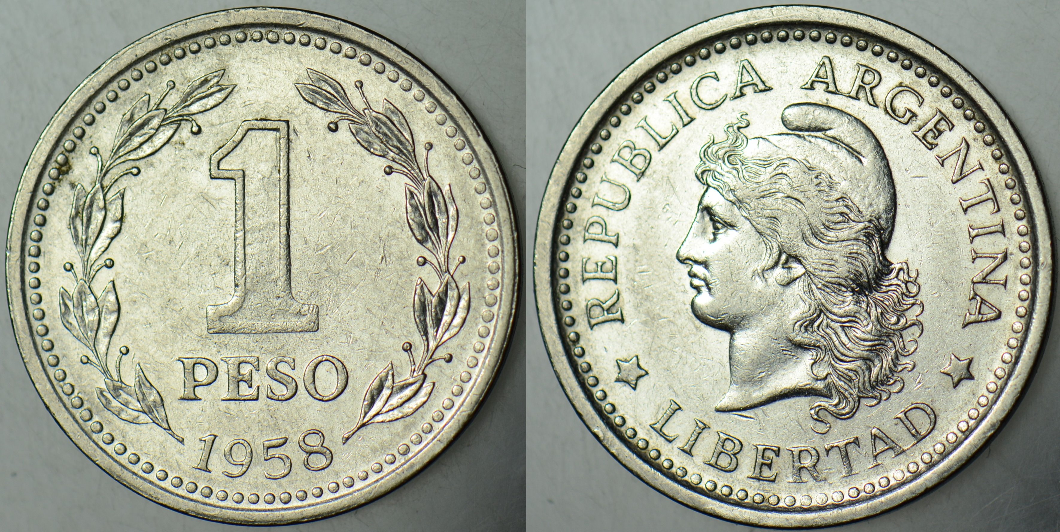 ARJANTİN 1 PESO 1958 ÇİLALTI(-) 26 mm