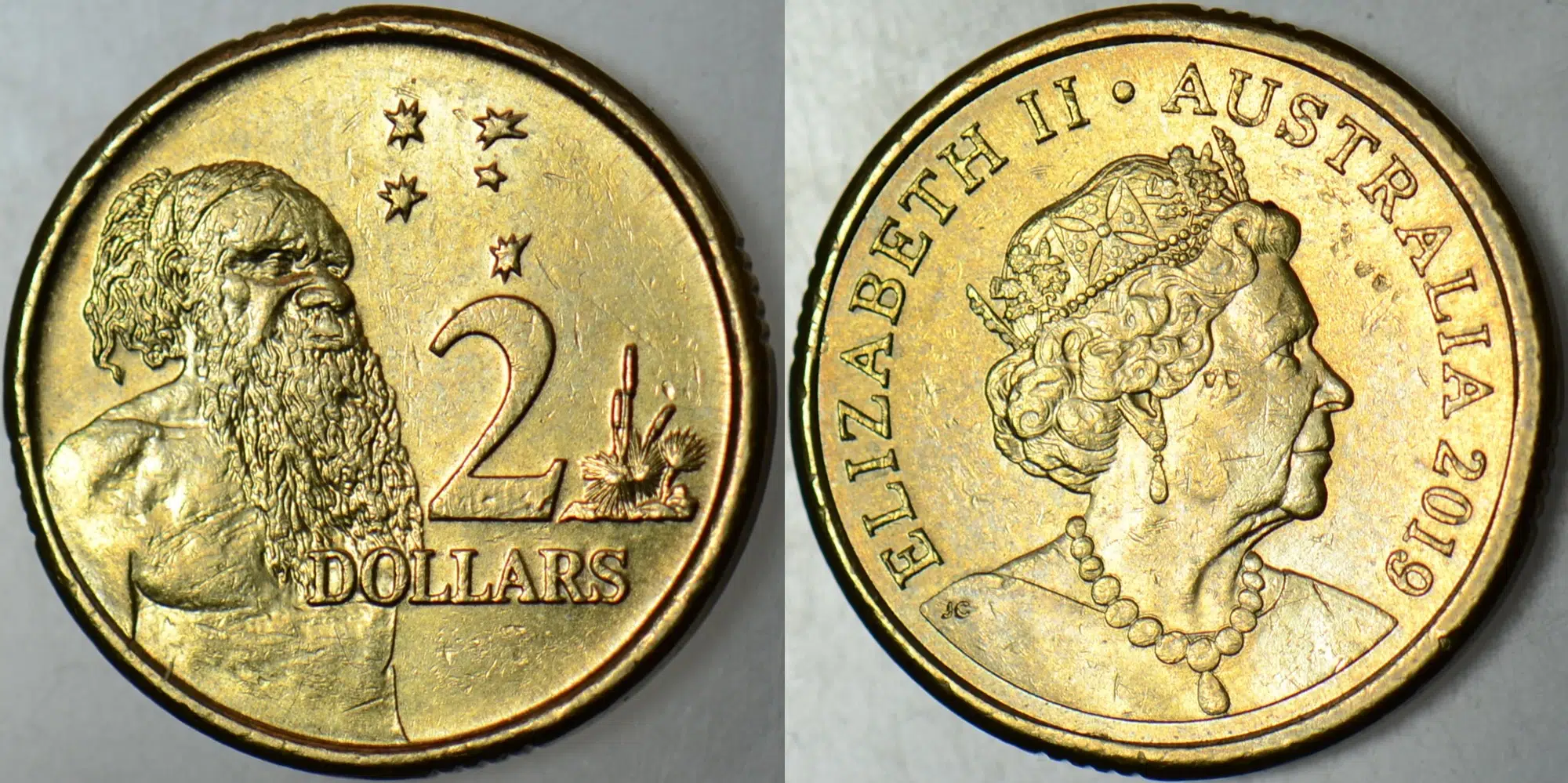 AVUSTRALYA 2 DOLAR 2019 KRALİÇE II. ELİZABETH-ABORİJİN TEMALI. 20,5 mm.
