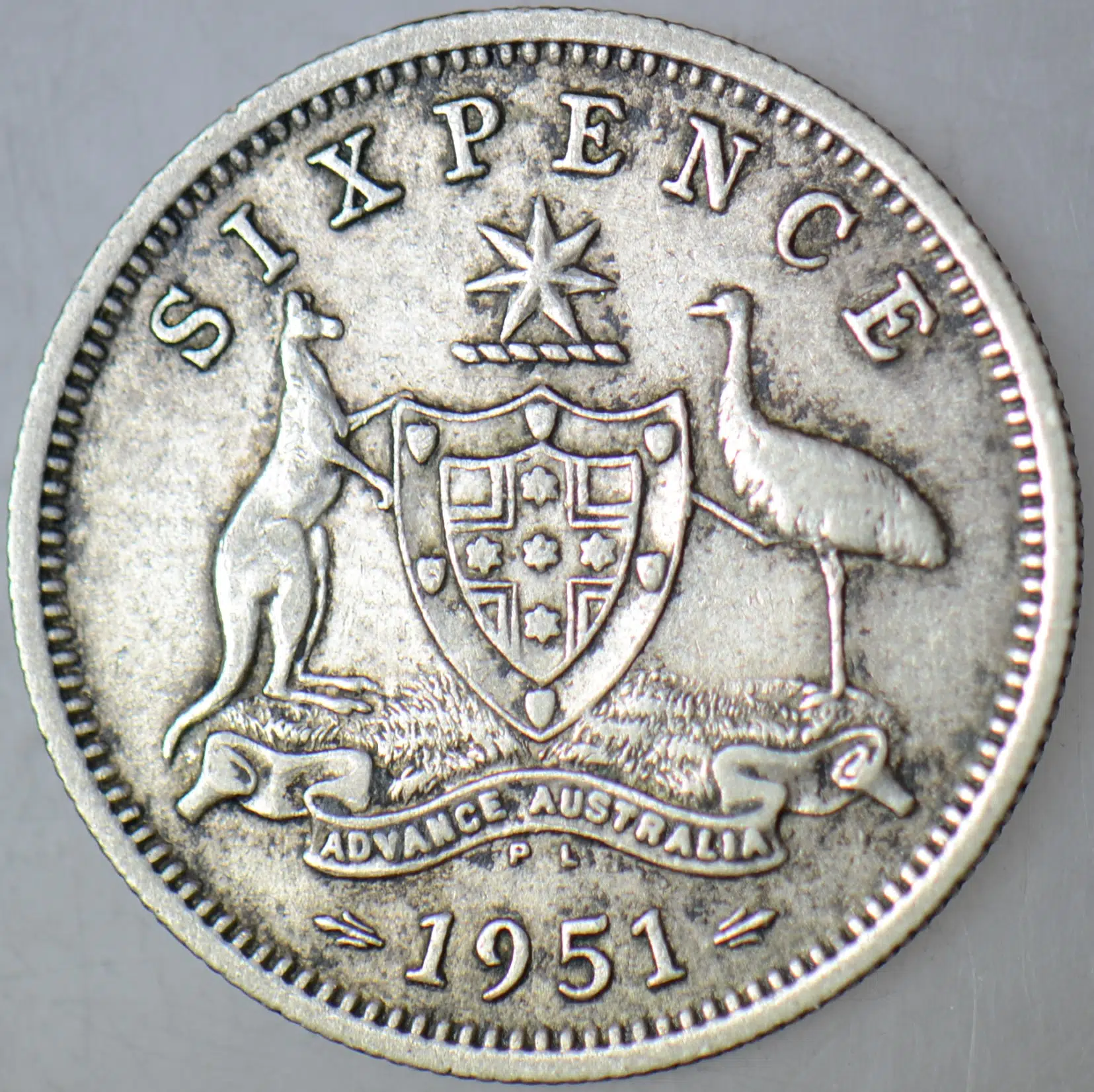 AVUSTRALYA 6 PENCE 1951 GÜMÜŞ-KRAL 6. GEORGE DÖNEMİ-19 mm.