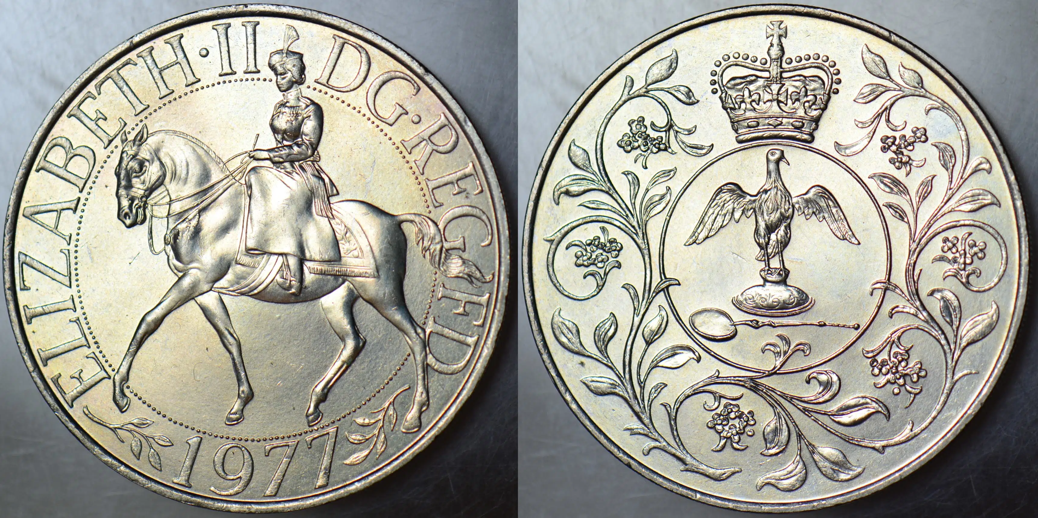 BİRLEŞİK KRALLIK 25 PENCE 1977 HATIRA-KRALİÇE II. ELİZABETH 25. YILI. 38,6 mm. İNGİLTERE. ÇİL.
