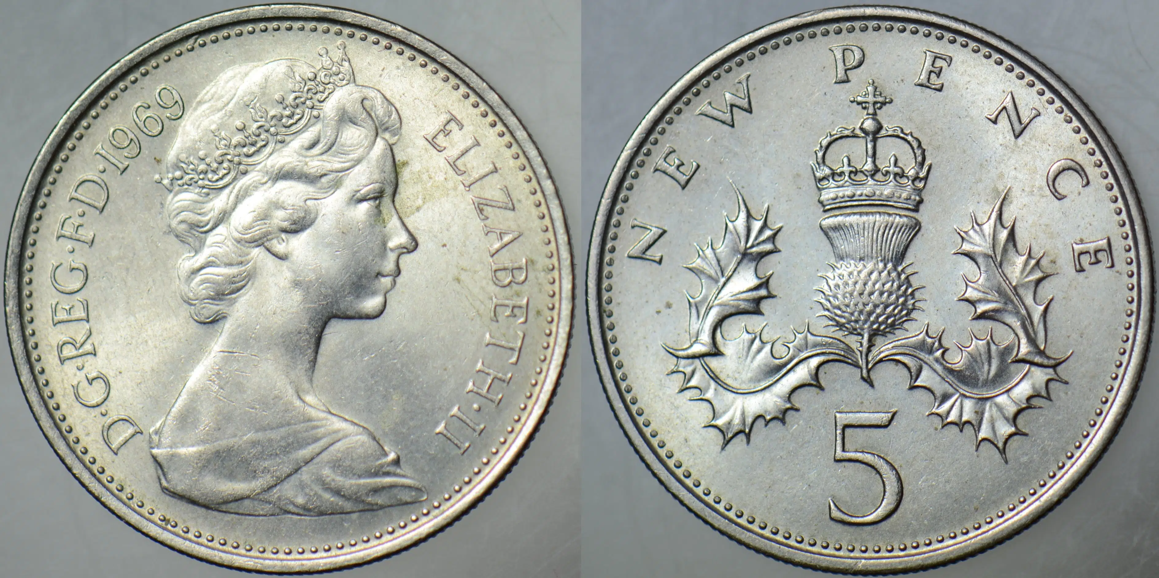 BİRLEŞİK KRALLIK 5 PENCE 1969 KRALİÇE II. ELİZABETH. İNGİLTERE 23,6 mm ÇİLALTI+