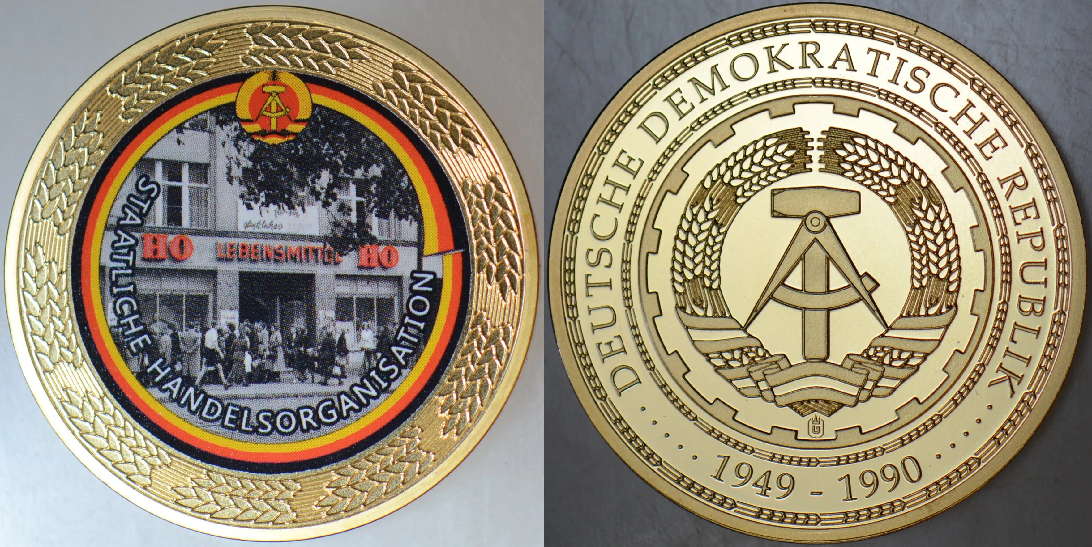 DOĞU ALMANYA MADALYON 1949-1990 RENKLİ 33 mm ÇİL.