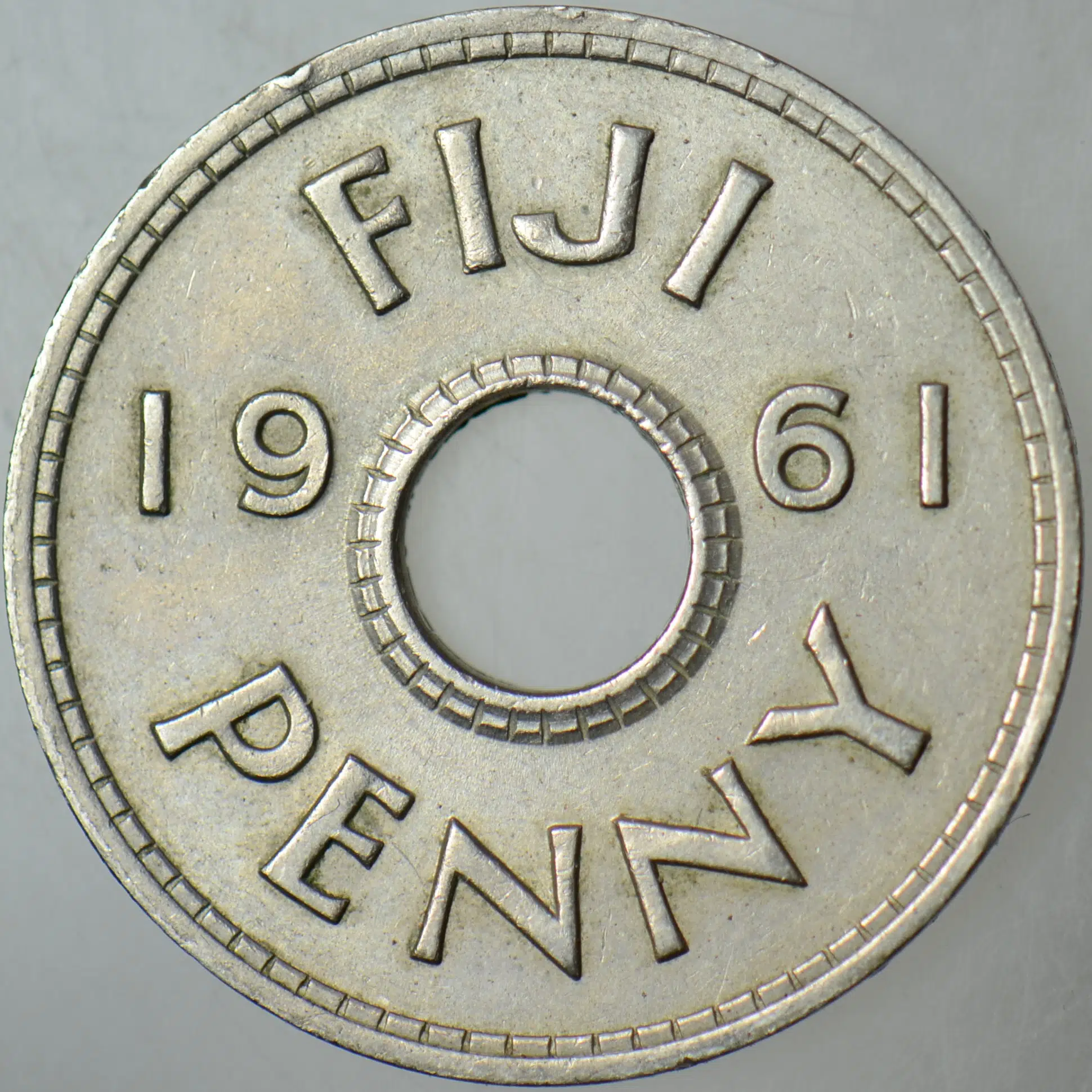 FİJİ 1 PENNY 1961 KRALİÇE II. ELİZABETH. 26 mm.