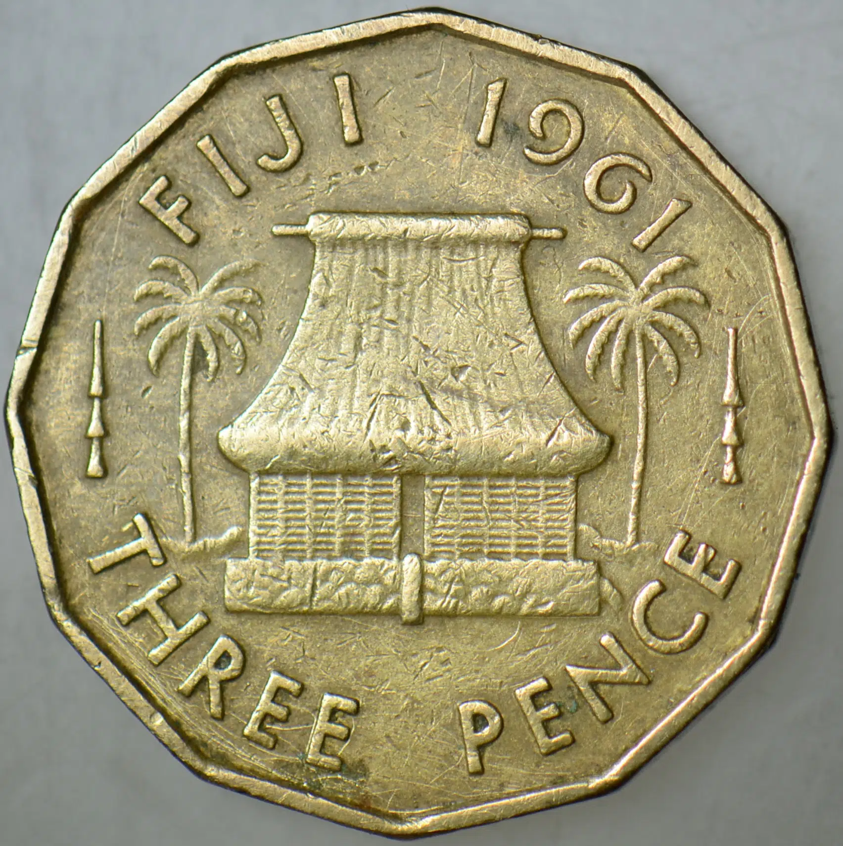 FİJİ 3 CENT 1961 KRALİÇE II. ELİZABETH.