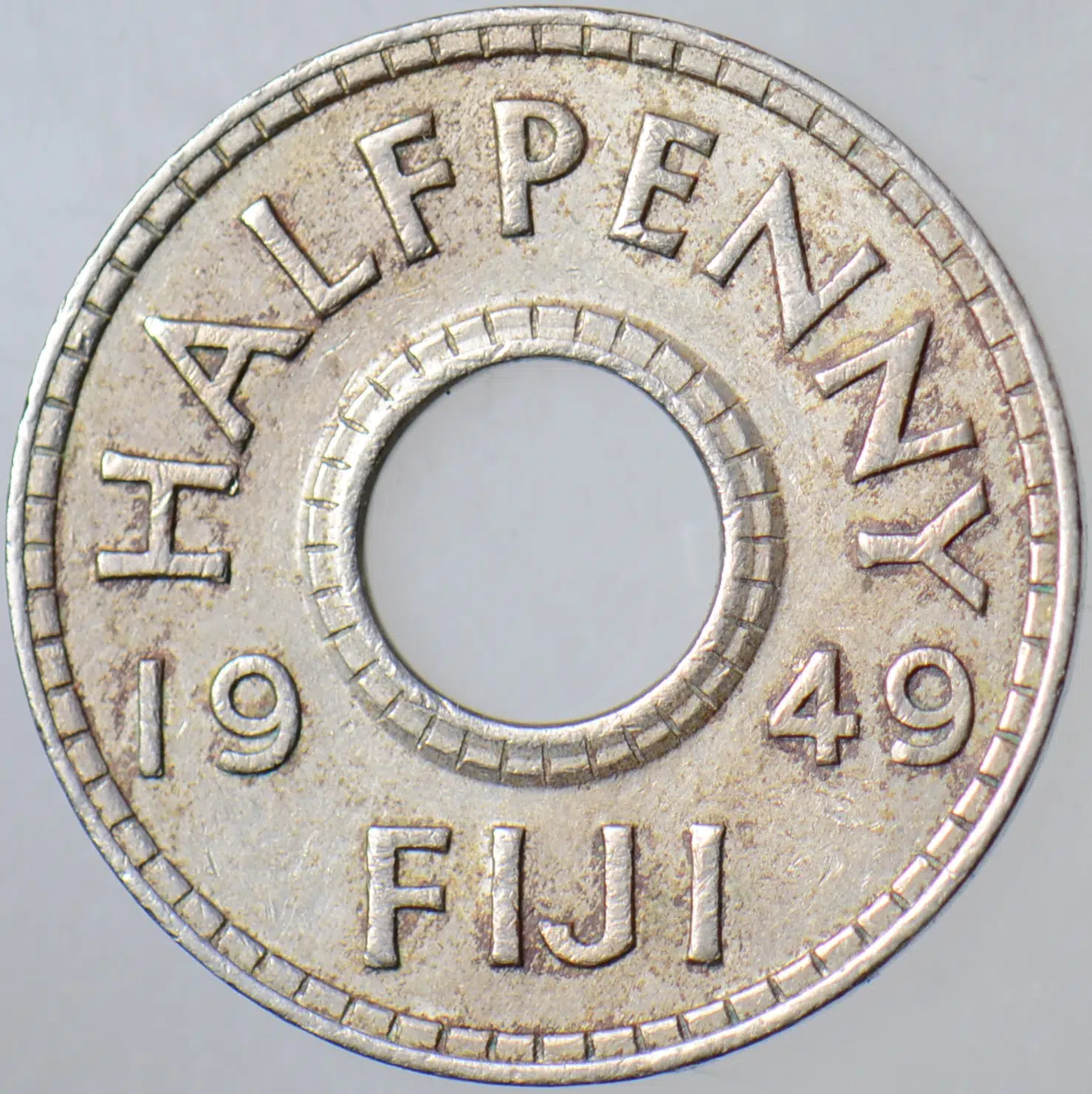 FİJİ YARIM PENNY 1949 KRAL 6. GEORGE DÖNEMİ. 96.000 BASILMIŞTIR.