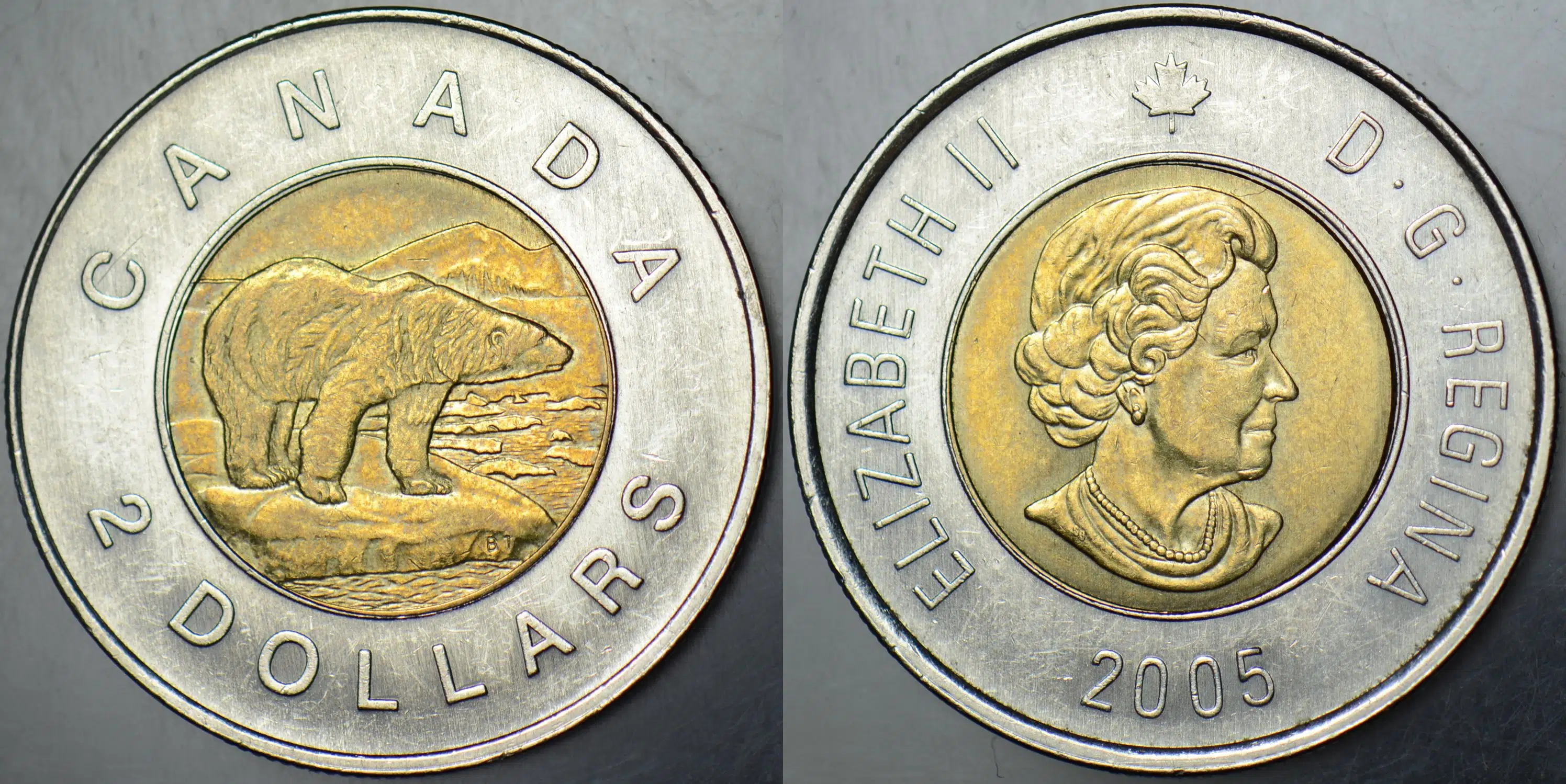 KANADA 2 DOLAR 2005 KRALİÇE ELİZABETH. BİMETAL 28 mm.