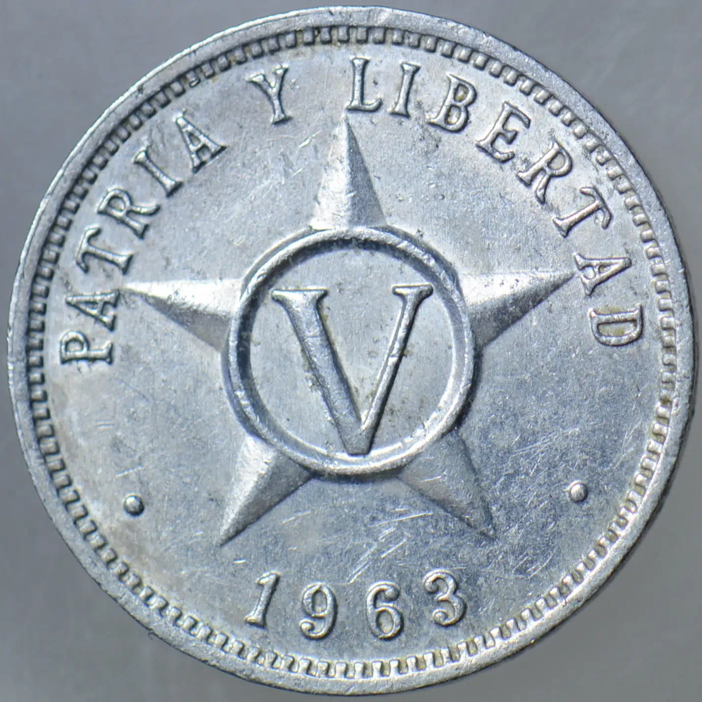 KÜBA 5 CENTAVOS 1963 BASILDIĞI İLK YIL.