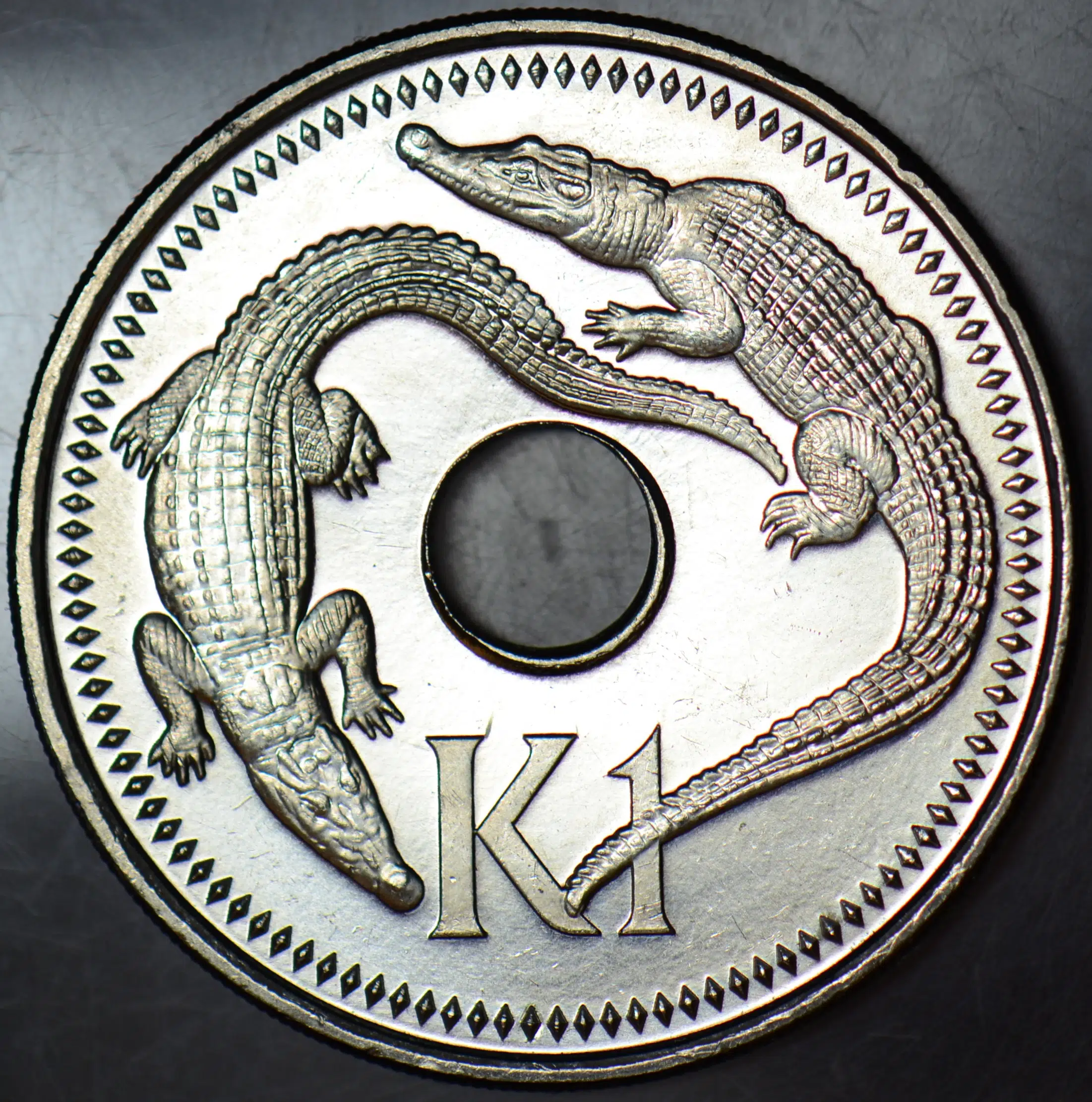 PAPUA YENİ GİNE 1 KİNA 2004 TATLI VE TUZLU SU TİMSAHI TEMALI. ÇİL.