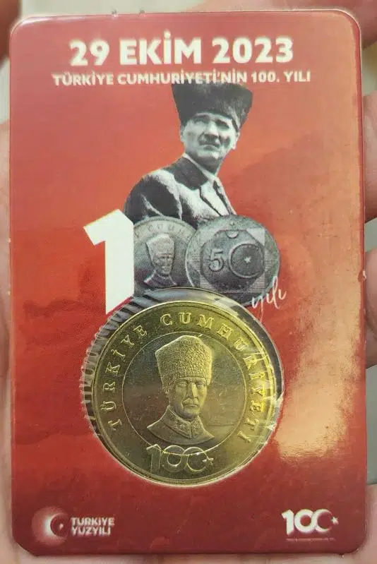 TÜRKİYE CUMHURİYETİ'NİN 100. YILI 5 LİRA 2023 TANITIM KARTINDA ÇİL KONDİSYON.