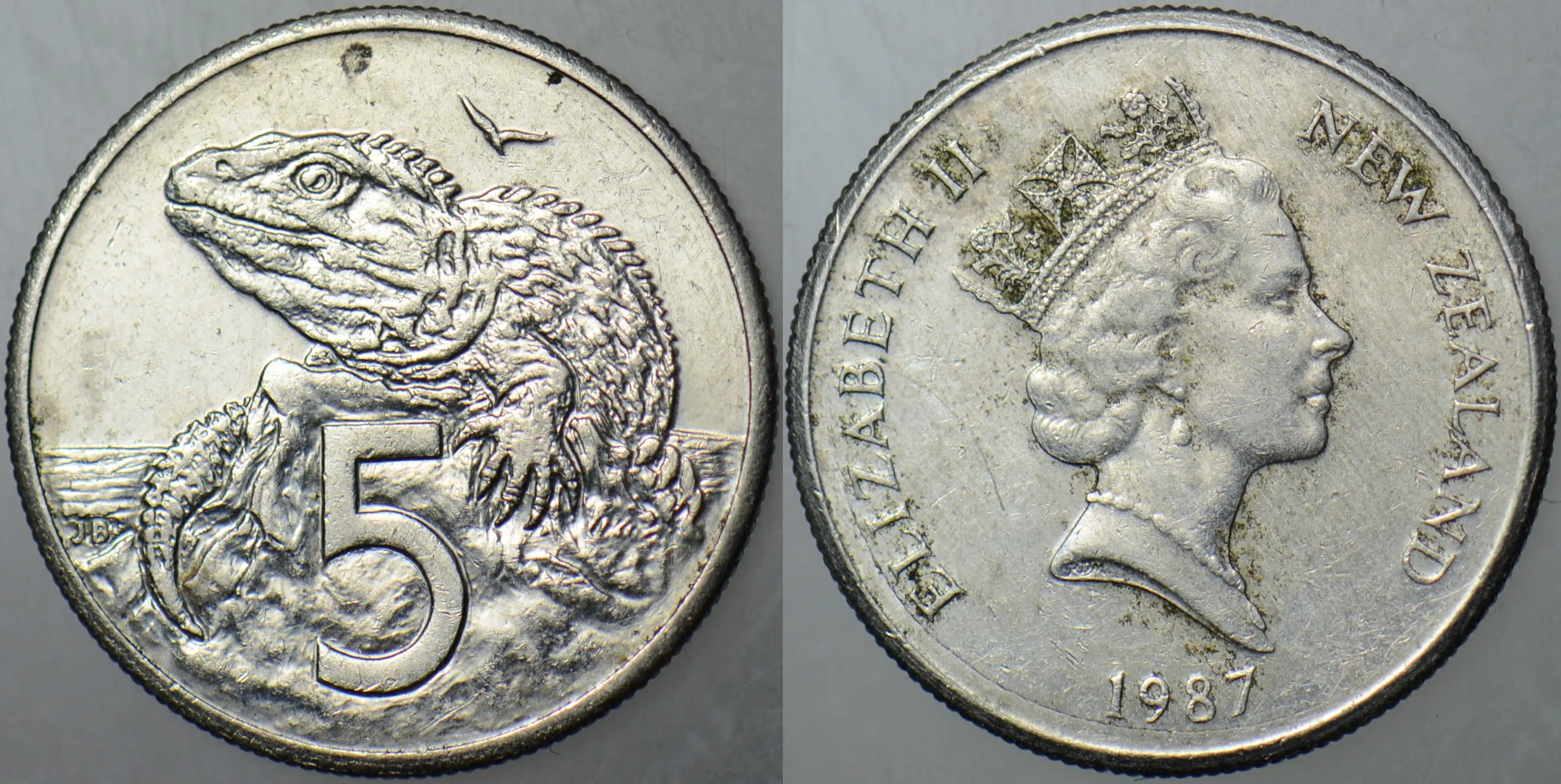YENİ ZELANDA 5 CENT 1987 TUATARA TEMALI. KRALİÇE II. ELİZABETH.